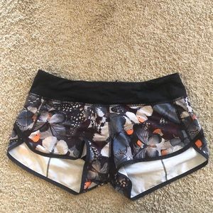Lululemon Speed Up Shorts Butterfly pattern Size 6